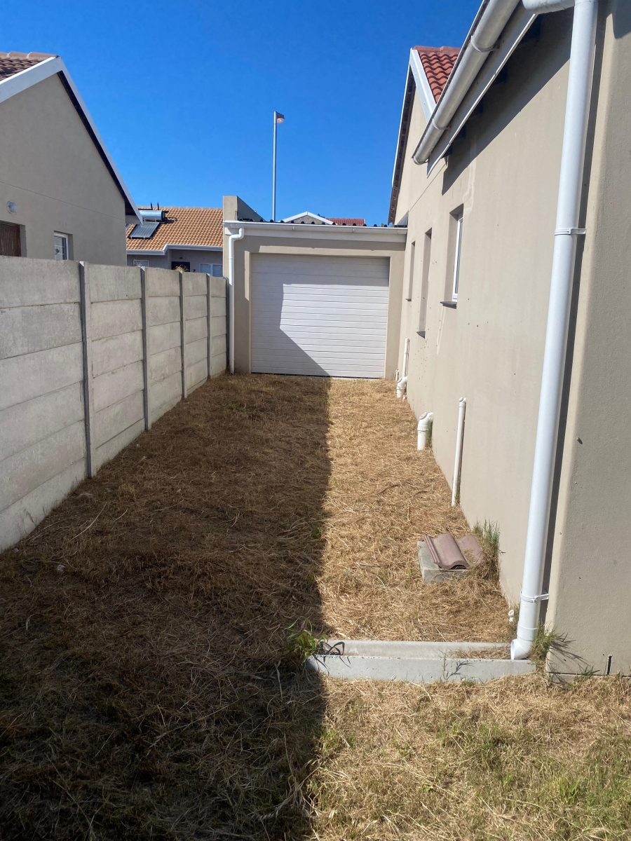 3 Bedroom Property for Sale in Pelican Park Western Cape